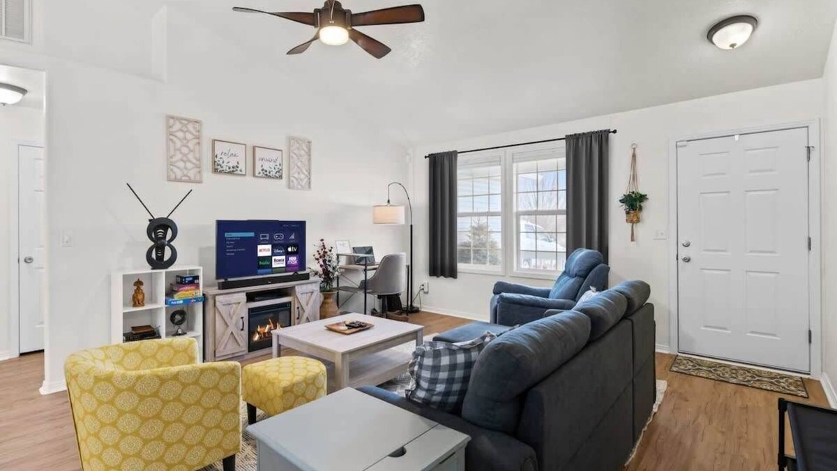 Boise House | Perfect Location | Fast WiFi + Backyard & BBQ