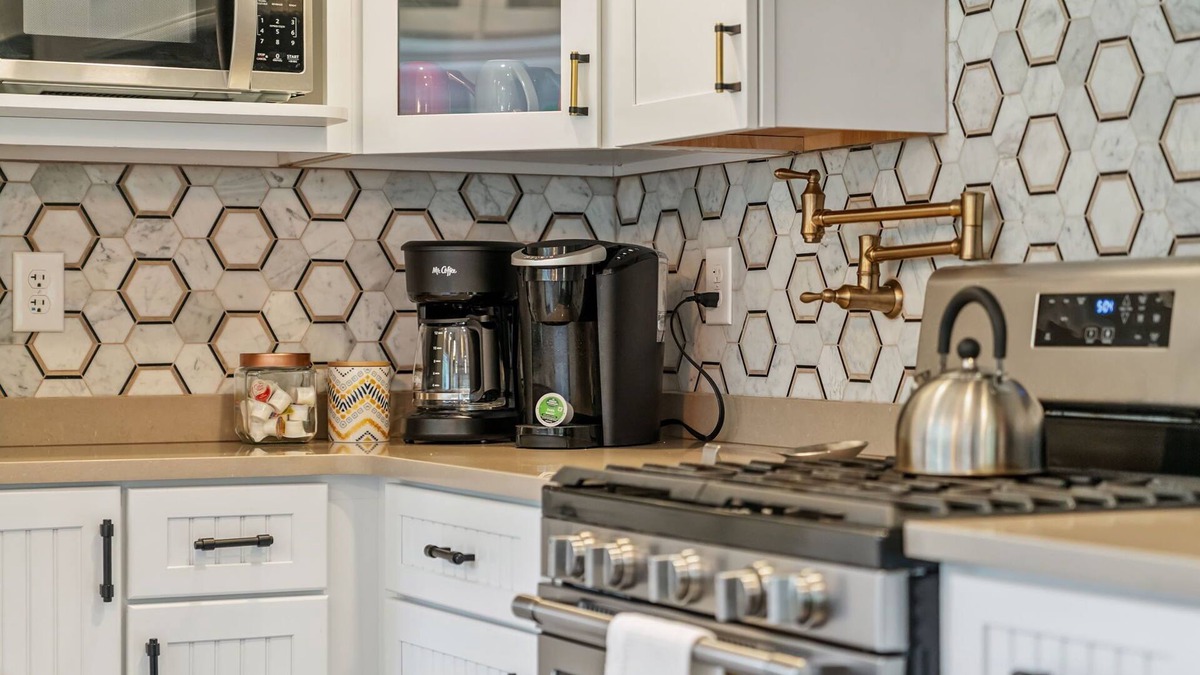 Hector House | Perfect location for exploring Seneca Lake!