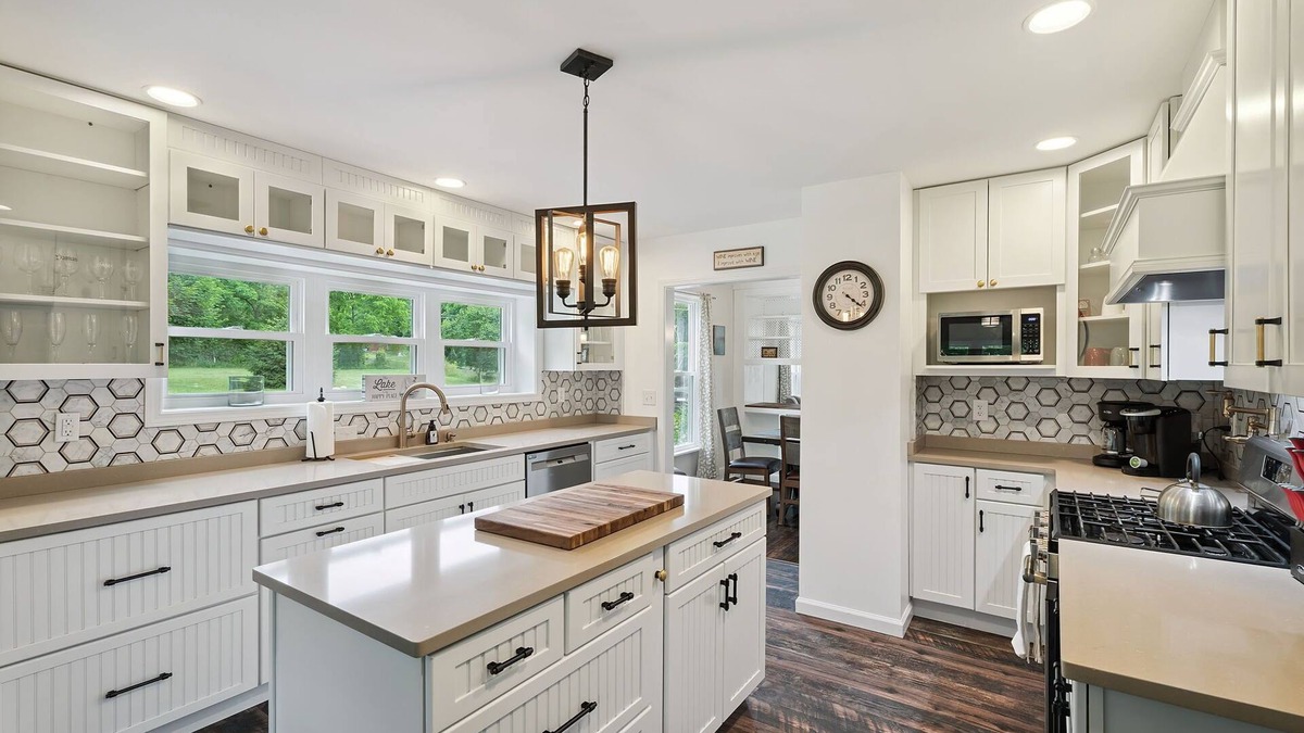 Hector House | Perfect location for exploring Seneca Lake!