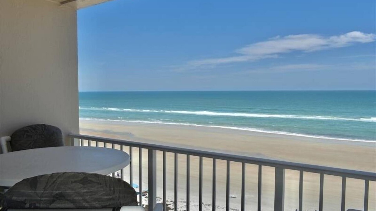Ponce Inlet Apartment | Perfect Location in Ponce Inlet for this 2/2 oceanfront Condo 504 South Point
