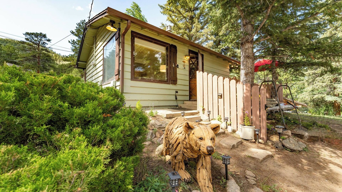 Estes Park Cabin | Perfect location, Private cabin, Hot Tub, Bikes, Rocky Mountain National Park