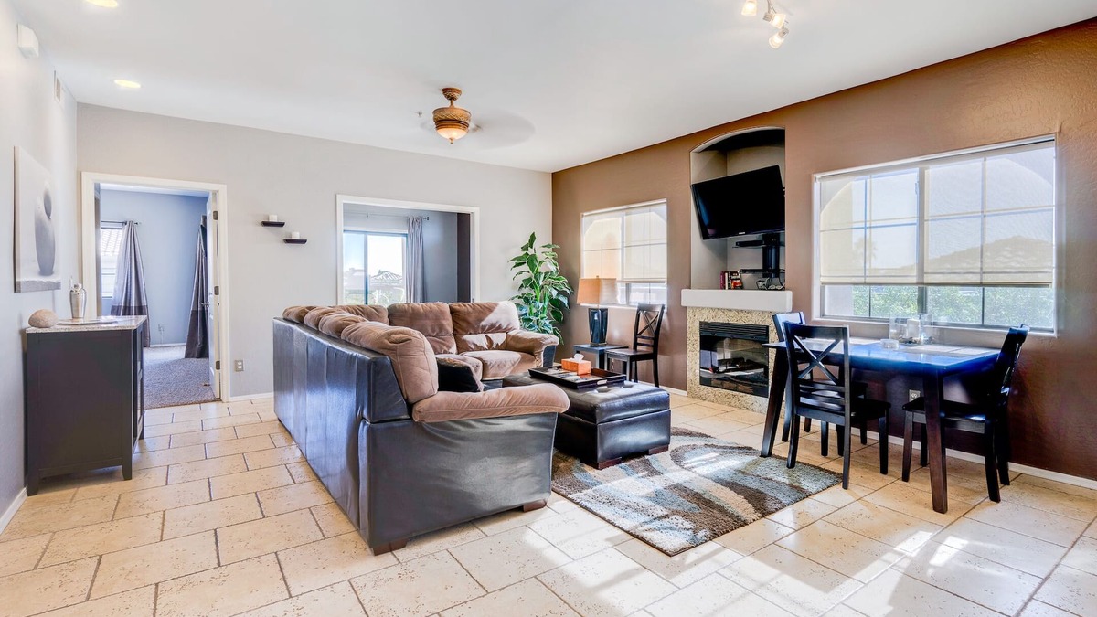 South Scottsdale Condo | Perfect Location - Scottsdale condo with heated pool and hot tub