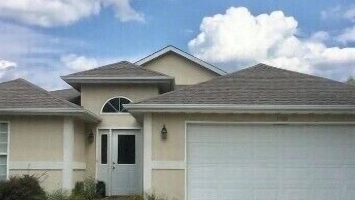 Columbia House | Perfect Location!