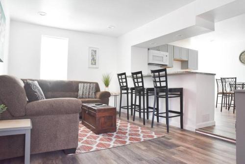 Mount Washington Apartment | Perfect Mount Washington Home Walkable w Parking