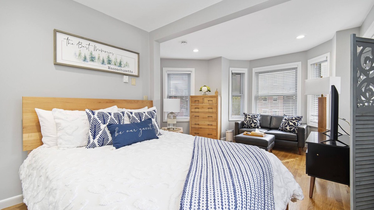 North End Apartment | Perfect North End Studio