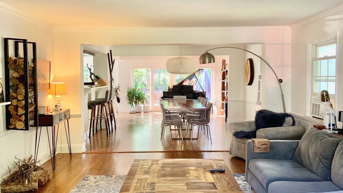 Larchmont House | Perfect Open Space Home in Quality Kid Friendly Neighborhood