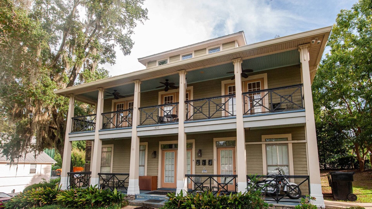 Tallahassee House | Perfect place for last minute staycation! The Roost in Midtown