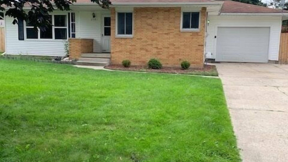 Saginaw House | Perfect place quiet neighborhood, great for the family or a private getaway.