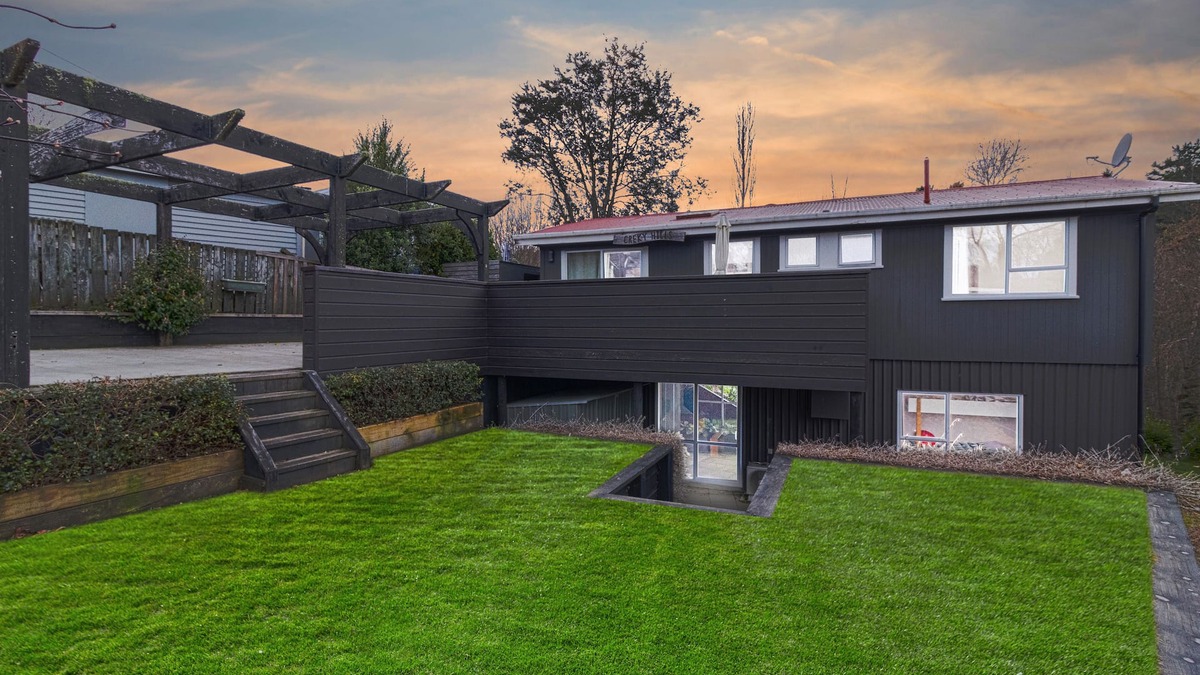 Hanmer Springs House | Perfect Position - Bush Views minutes from pools