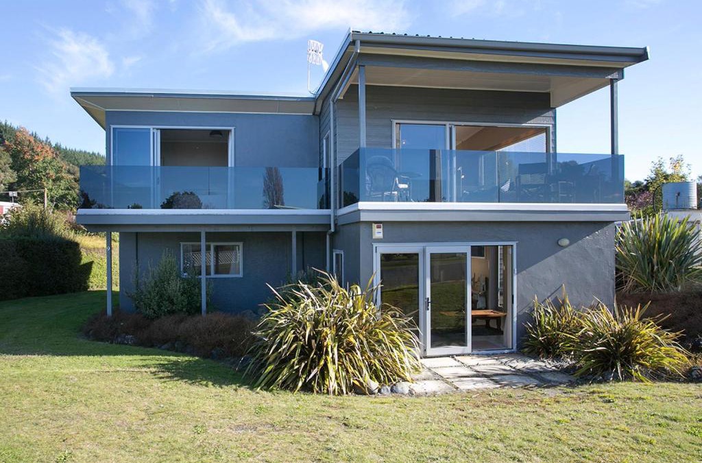 Motuoapa House | Perfect Position - Motuoapa Holiday Home