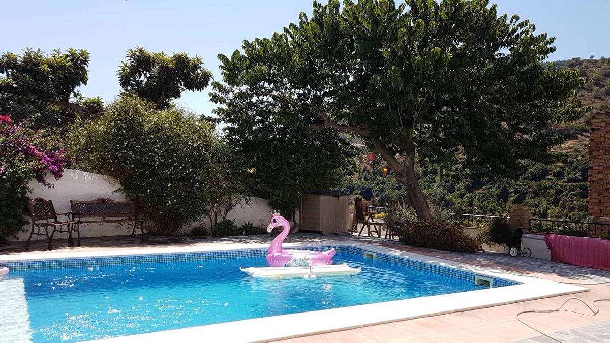Guajar Faraguit Villa | Perfect relaxing location