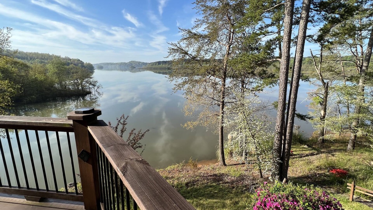 Westminster House | Perfect relaxing lake retreat for hosting a gathering. Quiet with no neighbors.