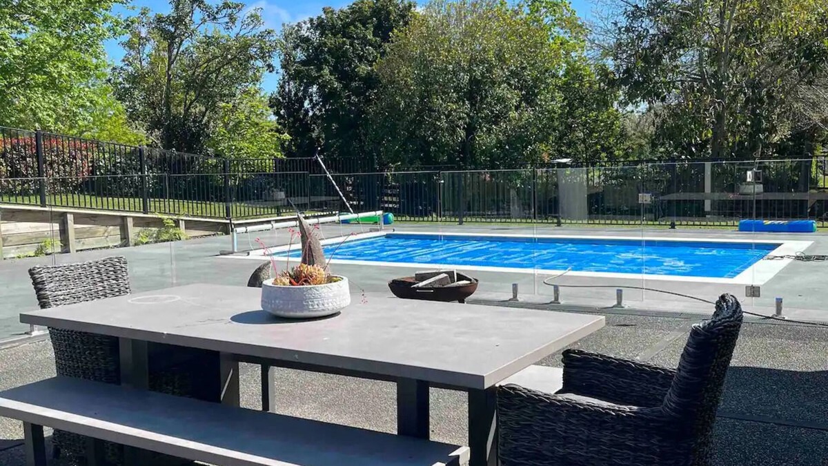 Tauriko House | Perfect retreat - 5 bedroom home with pool and spa