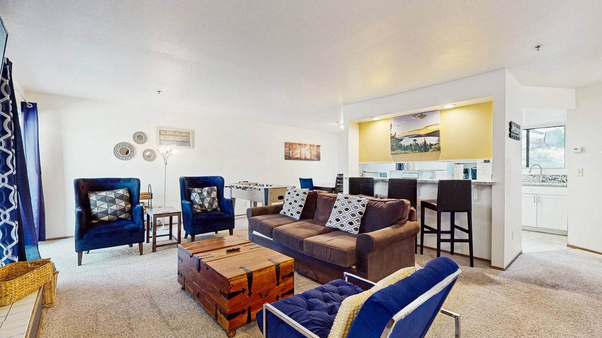 Tahoe Village House | Perfect retreat perched near the slopes with two balconies & foosball, sleeps 4