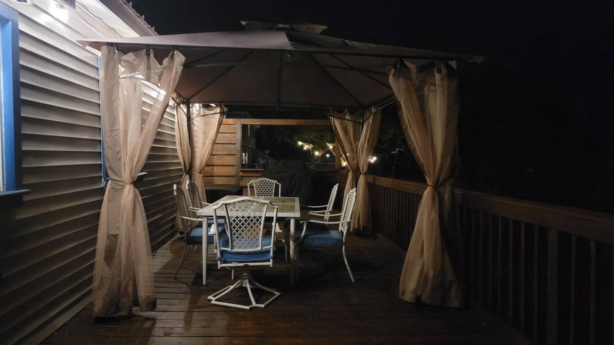 Venice Cottage | Perfect Riverside Getaway! Enjoy Hiking, Kayaking, or Relaxing by the Firepit!