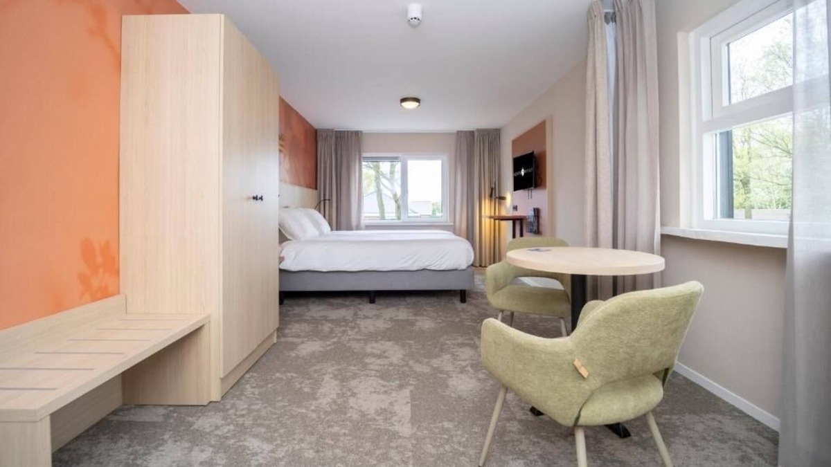 Dwingeloo Hotel | Perfect Room for Nature Walks and Green Getaways!
