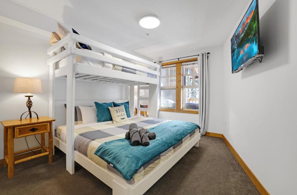 East Kootenay Apartment | Perfect Ski or Bike in-out Hot Tub Pool