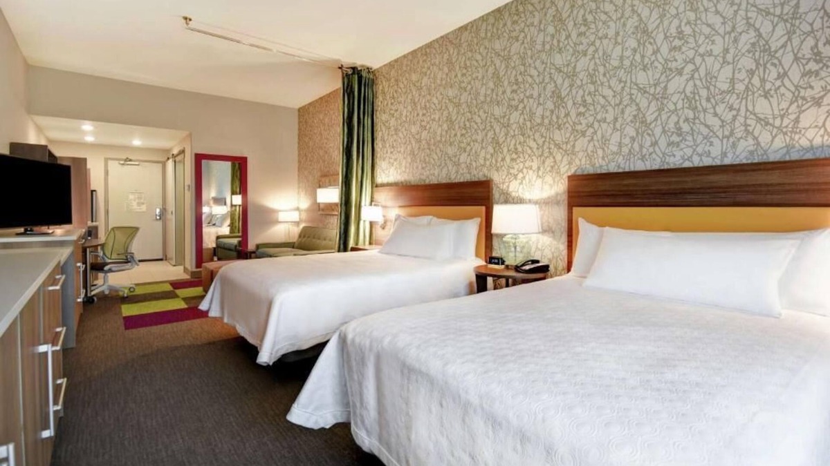Jekyll Island Hotel | Perfect Spot for Unwinding! Outdoor Pool, Pet-Friendly Property, Free Breakfast!