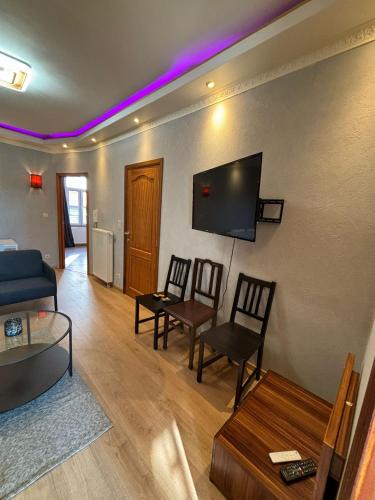 Laken Apartment | Perfect Stay for Events 1BR and Sofa Bed near Expo 12