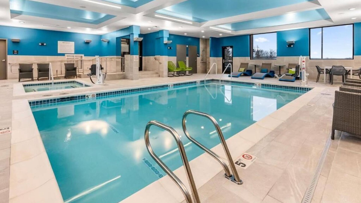 Tigard Hotel | Perfect Stay! Free Hot Breakfast, Pool, Near Portland Art Museum