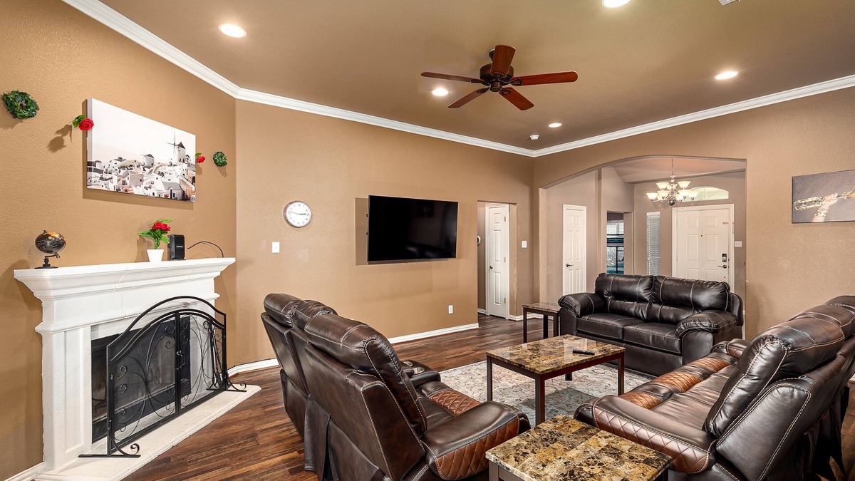 Forney House | Perfect Stay in Ranch-like House with Huge Backyard!