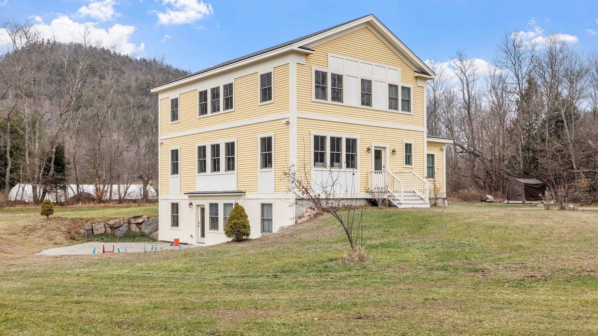 Richmond Apartment | Perfect Stay Near Skiing, Burlington & Airport