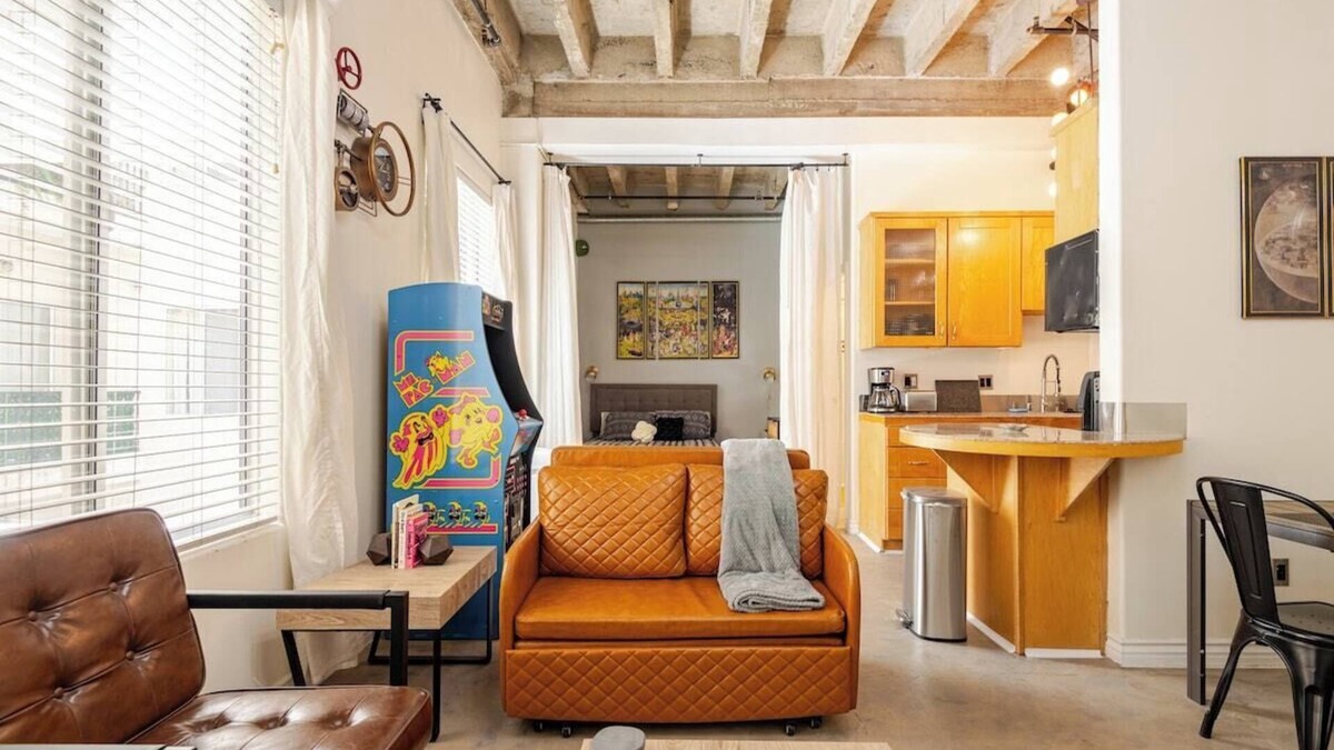 Historic Core Condo | Perfect urban loft refuge in the heart of DTLA