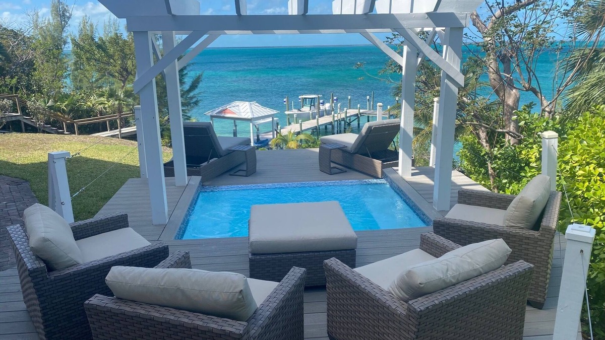 Green Turtle Cay House | Perfect Vacation Home. Private Dock, Plunge Pool, Ice Maker, 30kw Generator