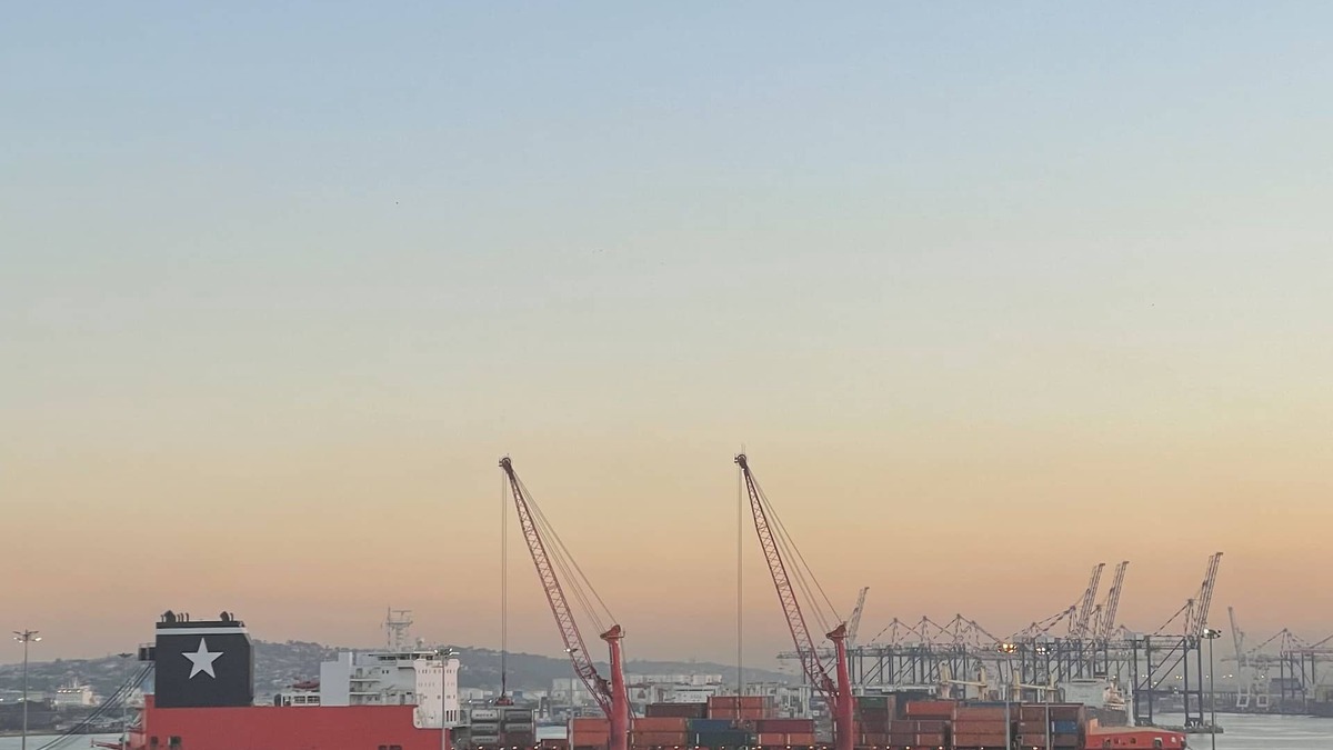 Durban Point Apartment | Perfect view of the Durban harbour