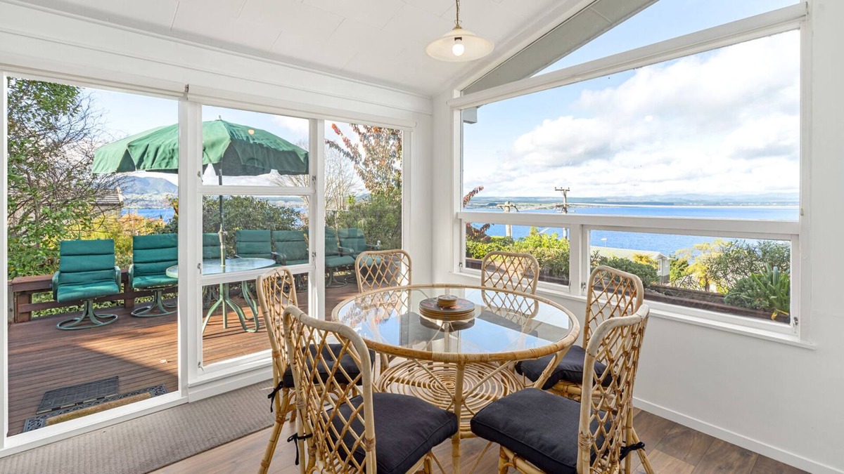 Acacia Bay House | Perfect Views at Acacia Bay - Holiday Home