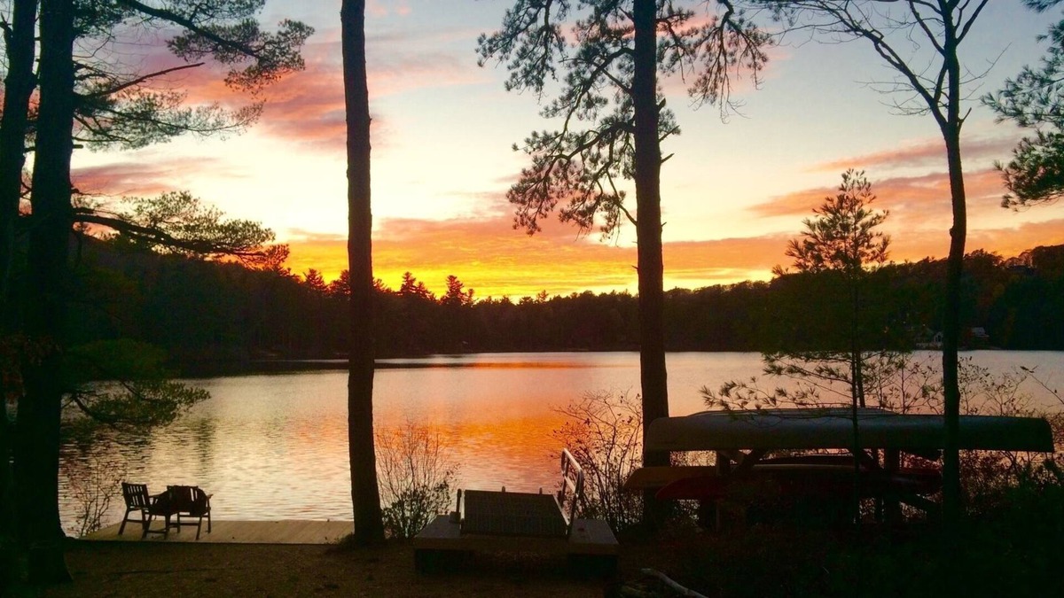 Eidelweiss Village Cabin | Perfect Waterfront Cabin for your Family Getaway!