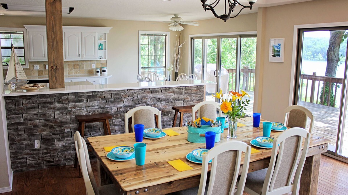 Edgemont House | Perfect year round getaway - On the water! Theater, Fire Pit, Game room, Kayaks