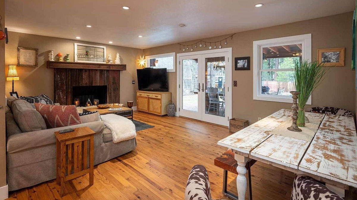 Ponderosa Palisades House | Perfectly Appointed, Close to Downtown w/Summer Backyard Oasis & Hi Speed Wifi