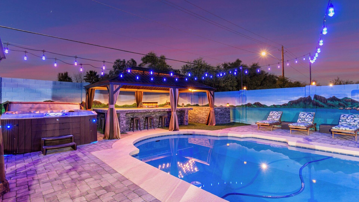 Roadrunner Estates East Hotel | Perfectly centrally located with all the amenities imaginable.