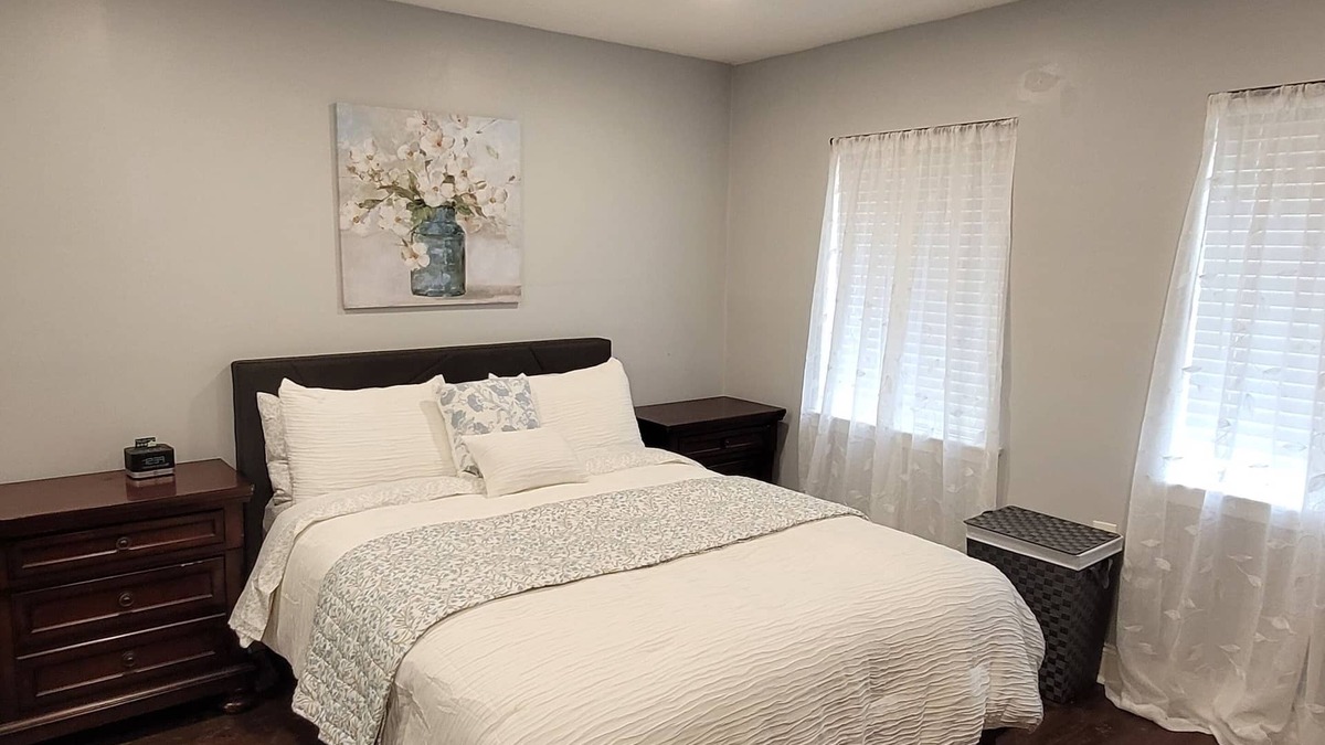 Federal Hill Condo | Perfectly located minutes from the Inner Harbor, Ravens and Orioles stadium.