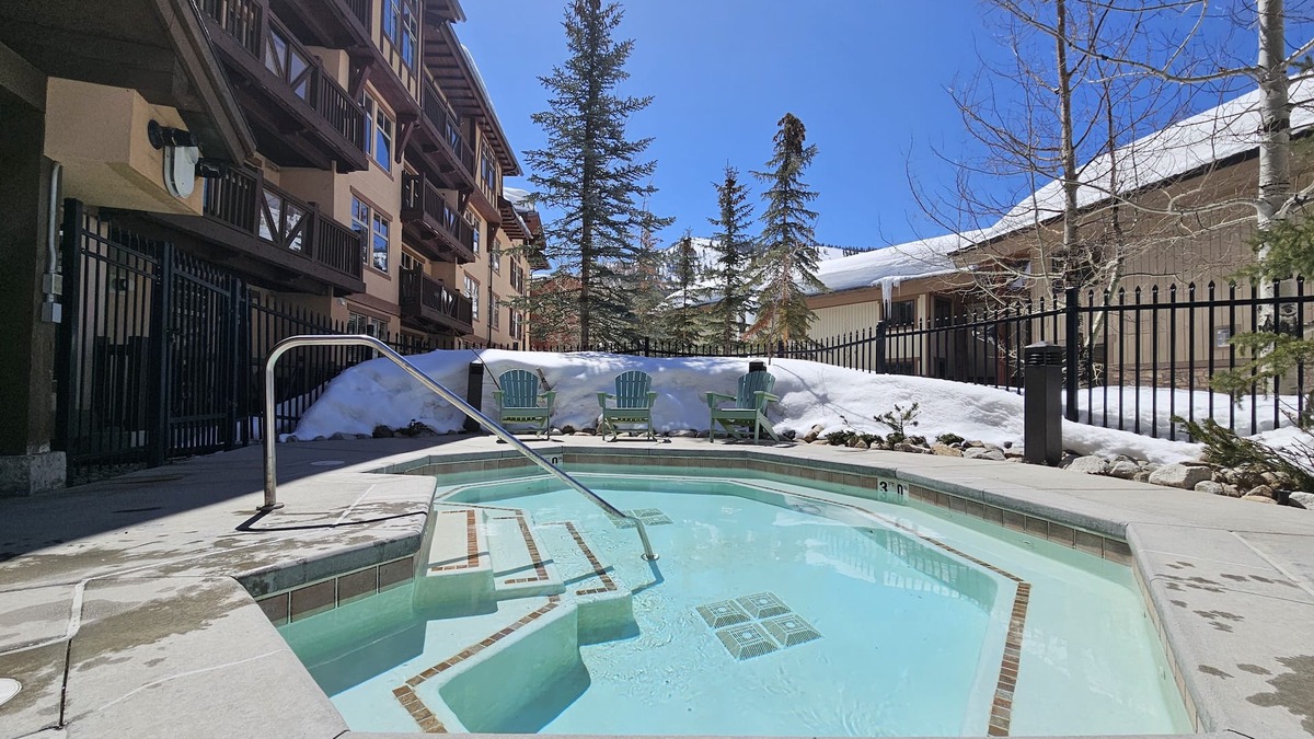 Salt Lake Mountain Resorts Condo | Perfectly Located Powder Haus at Solitude Village. Mt bike, hike, frisbee golf+