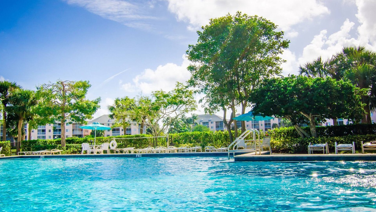 Jupiter Villa | Perfectly located renovated beach cottage w/ all amenities