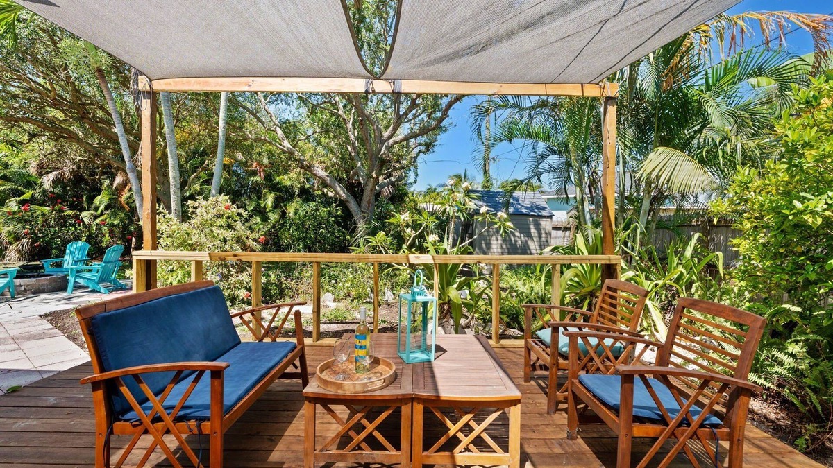 Snug Harbor Estates House | Perfectly Located Beachside Oasis W/Fire Pit + Patio + BBQ Grill! 🌴