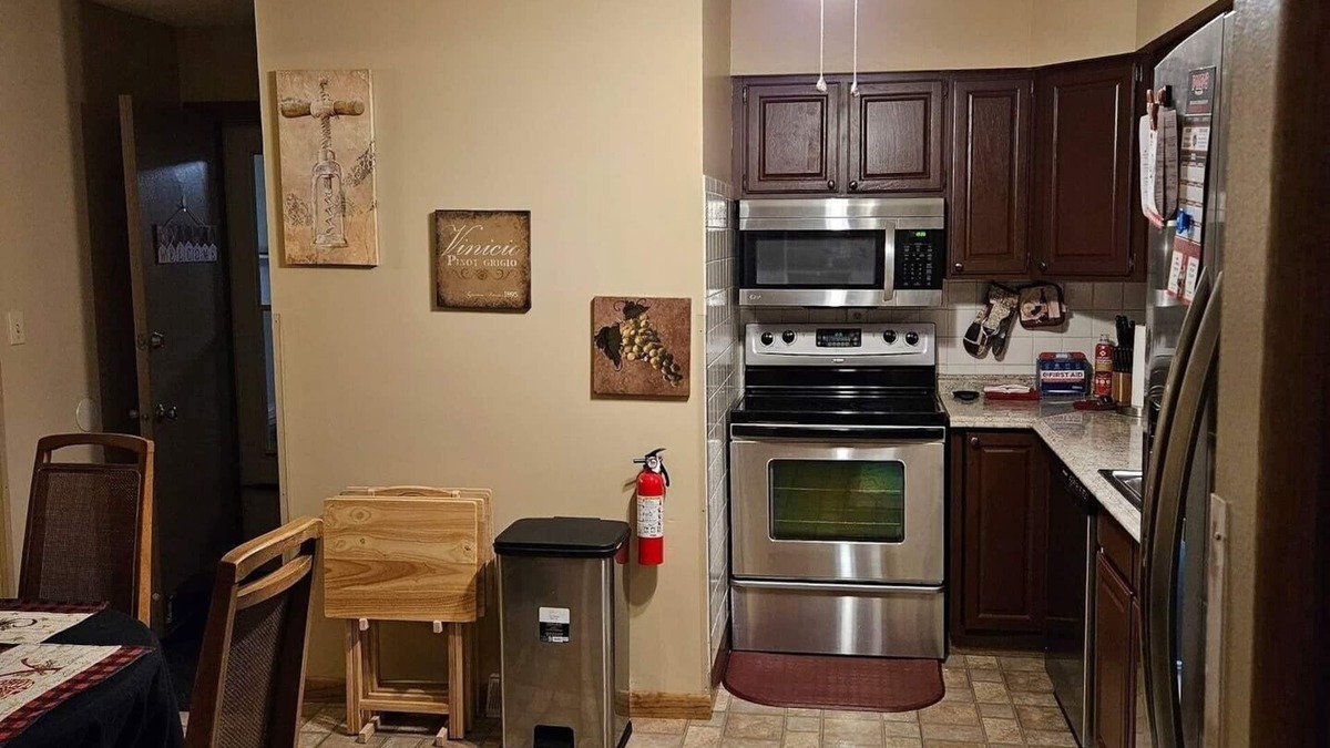 Northwest Akron House | Perfectly Priced and Centrally located NW Akron home w/FREE Wi-Fi & Netflix