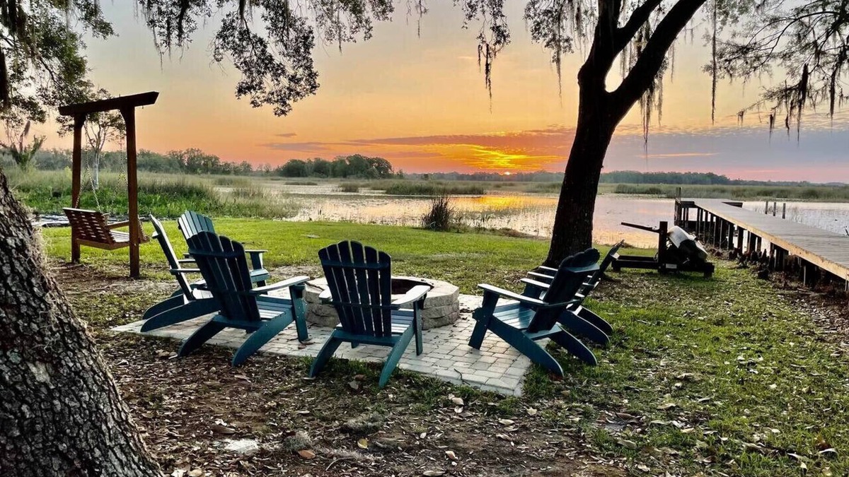 Hernando House | PerfectPointeLakehouse|PvtDock|Kayaks|8ppl|Firepit|ScreenedPatio