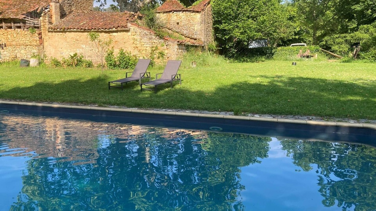 Saint-Pompont House | Perigord Noir - Beautiful cottage in a quiet location with shared swimming pool