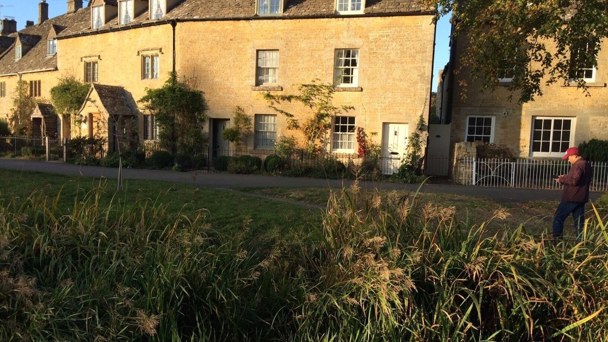 Lower Slaughter Cottage | Period cottage in idyllic riverside location in prime Cotswolds village