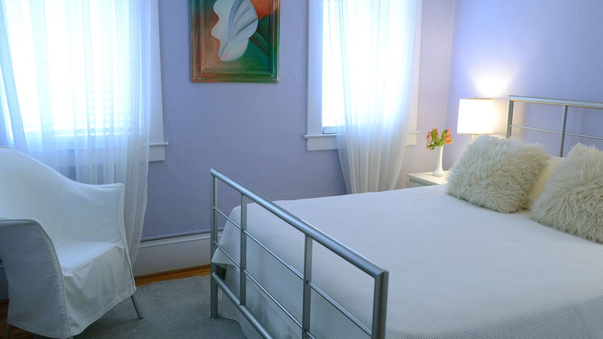 Mount Dora Bed & Breakfast | Periwinkle Room at Adora Inn - Sleeps 2