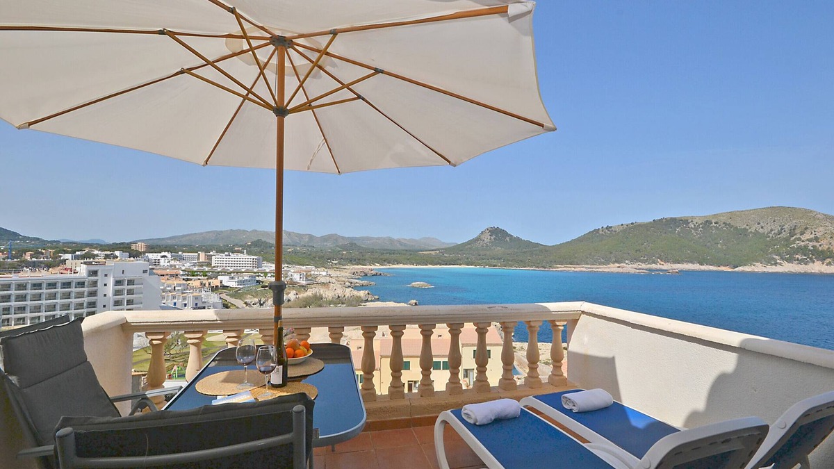 Cala Agulla Apartment | Perleta - Apartment with sea views and communal pool in Mallorca