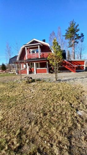 Ockelbo Apartment | Persbacken i naturnära Ockelbo med fiske o Kungsberget när inpå,
