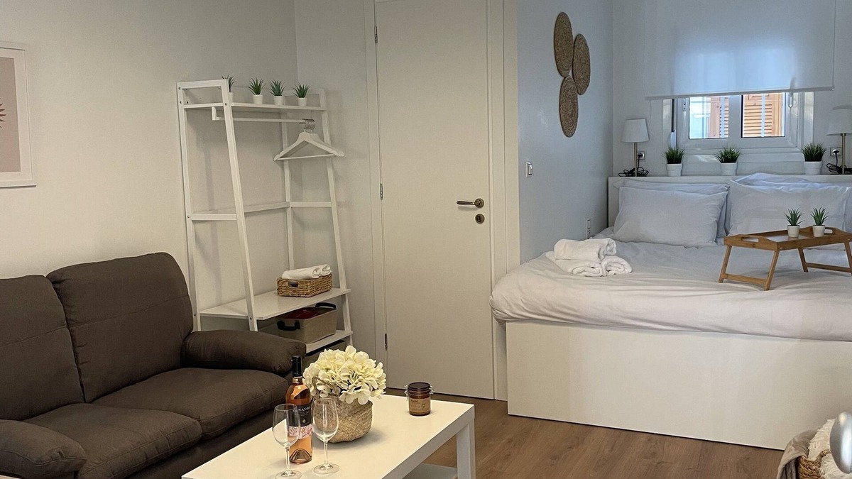 Elefsina Apartment | Persephone Stay Inn