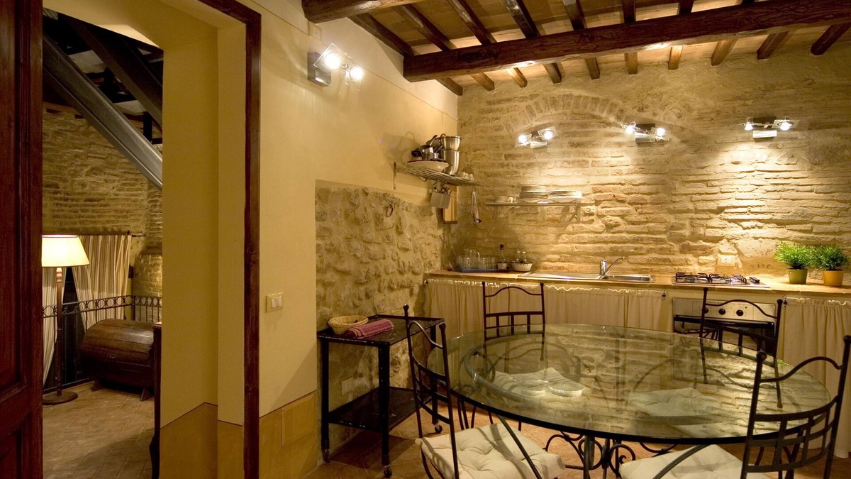 Montefalco Apartment | Perugino vacation apartment with garden and pool