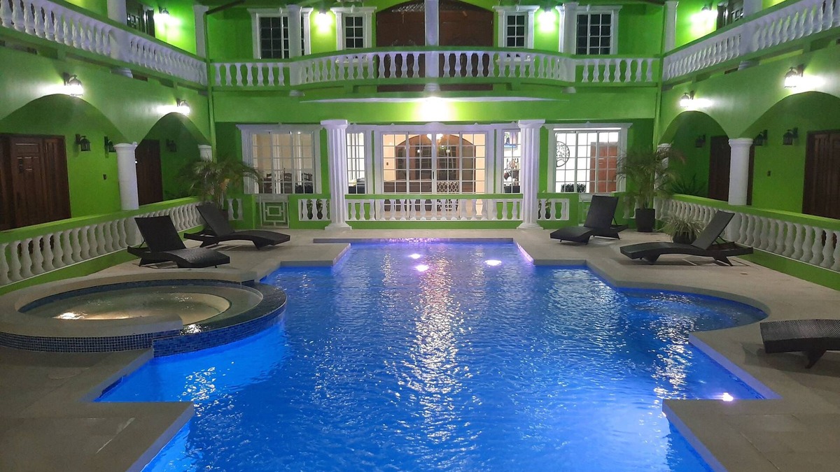 Bon Accord Village House | PeSheres Inn & Spa
