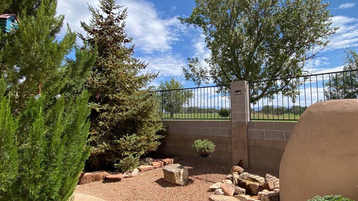 Santa Fe Apartment | Pet Angel Inn - Pet Friendly Private Room with golf corse view in Santa Fe, NM