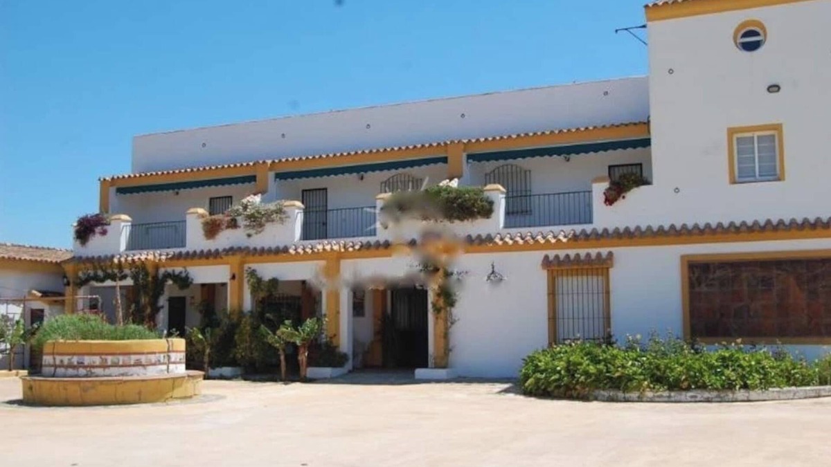 Barrio Nuevo House | Pet-Friendly Apartment “Finca la Tacita Rosal” with Pool & Wi-Fi